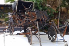 Rebelion-2019-Instalacion-Carruaje-de-caballos-del-siglo-XIX-y-523-machetes-3