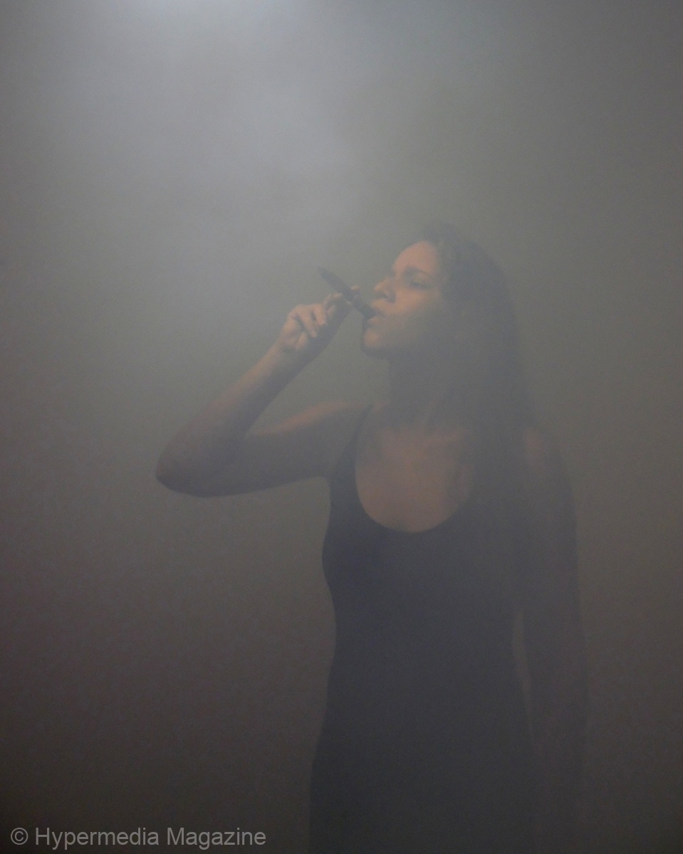 ‘Herencia’, Acción / saturar una habitación con humo de habanos, 2021