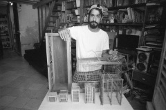 José Manuel Mesías en su taller