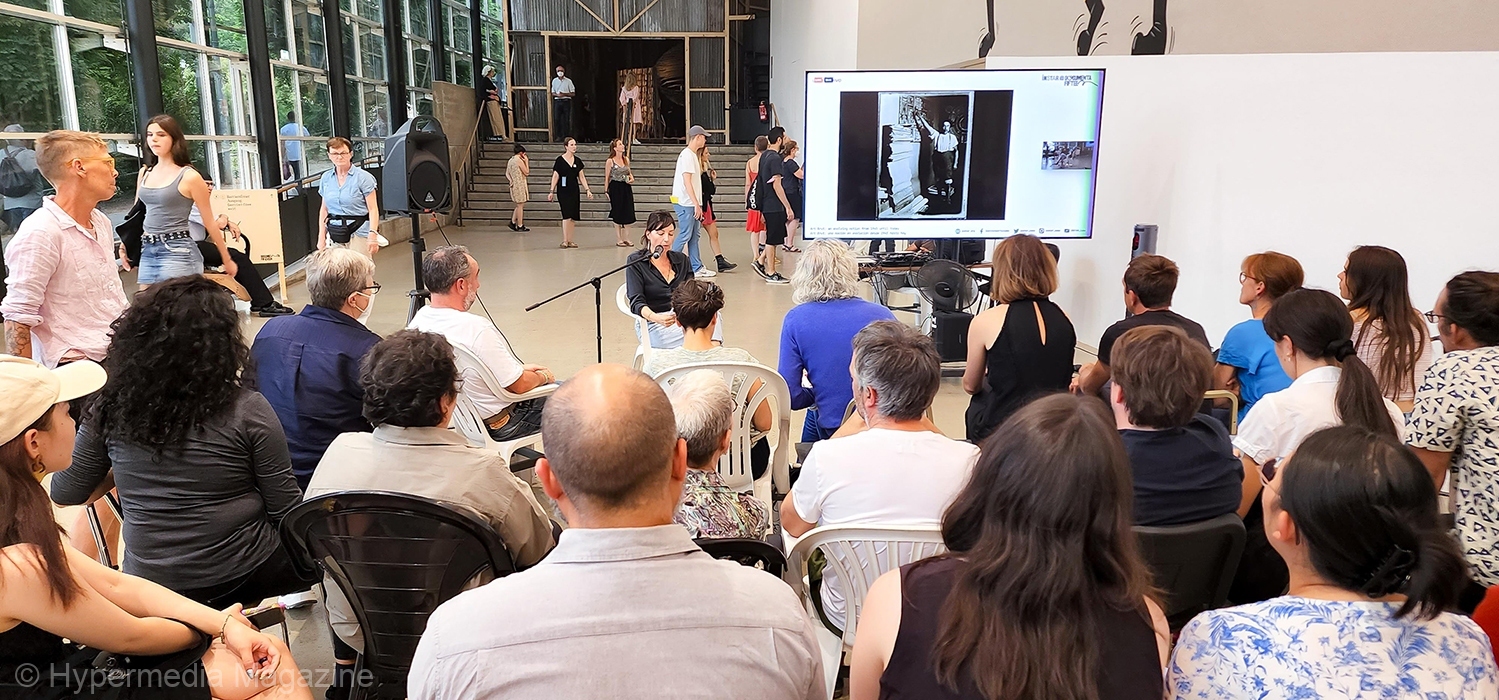 Conferencia: "Art Brut: una noción en evolución desde 1945 hasta hoy" por Sarah Lombardi. Documenta Halle. Documenta 15. Agosto 2022. Kassel, Alemania.