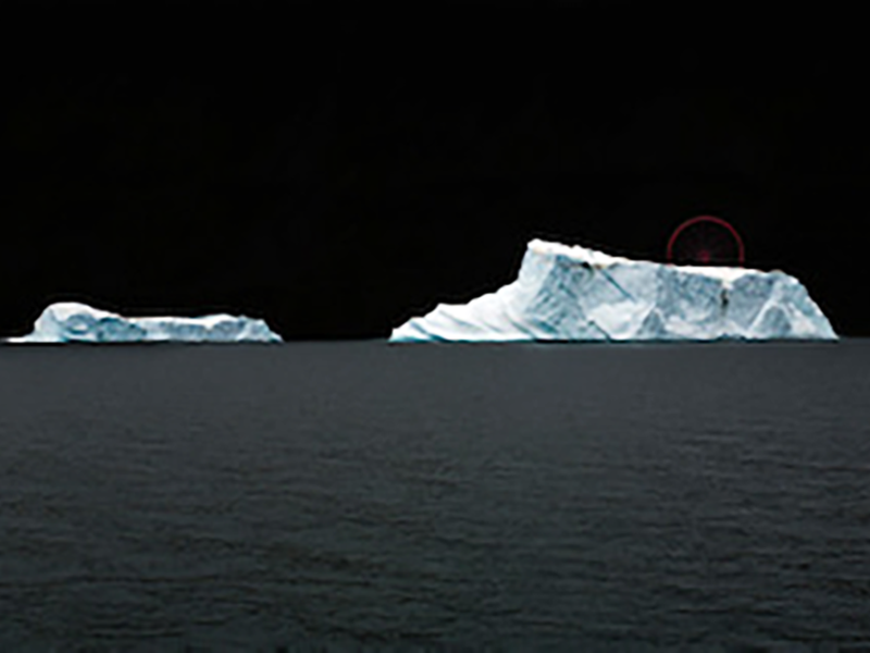 Un lugar para el Iceberg de Luciana Abait - Andrés Isaac Santana