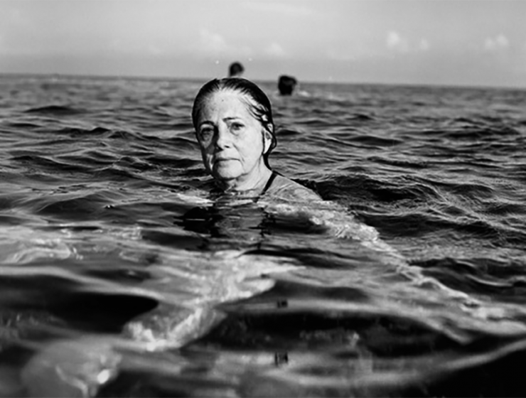 Notas al dorso del espejo. La vejez en la fotografía cubana - Grethel Morell