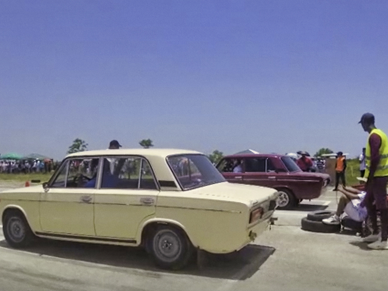 vuelven-las-carreras-automovilismo-cuba