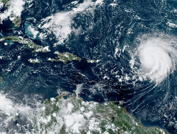 los-huracanes-jova-y-lee-alcanzan-la-categoria-5