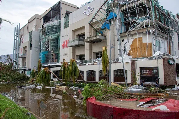 huracan-de-categoria-5-destruye-el-puerto-de-acapulco-en-mexico-fotos