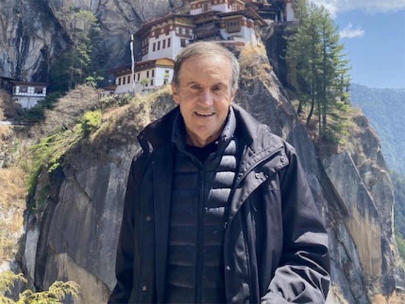 andres-oppenheimer-se-esta-pinchando-la-marea-rosa