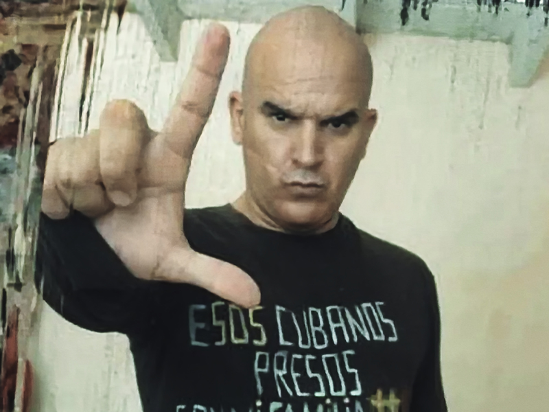 la-policia-del-condado-de-broward-detiene-y-golpea-al-opositor-cubano-ktivo-disidente