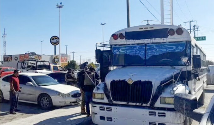 las-autoridades-mexicanas-rescatan-a-31-migrantes-secuestrados-en-un-autobus