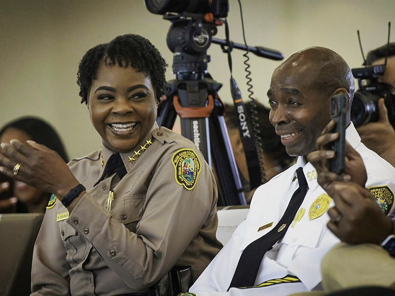 stephanie-valencia-daniels-jura-su-cargo-como-primera-mujer-al-frente-de-la-policia-de-miami-dade