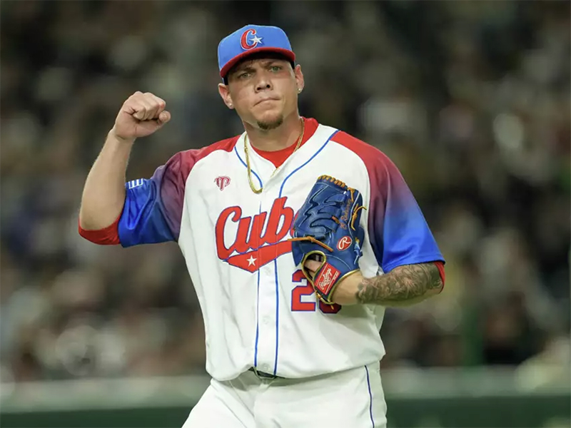 el-lanzador-cubano-yariel-rodriguez-y-los-blue-jays-de-toronto-cierran-un-contrato-de-32-millones-y-5-anos
