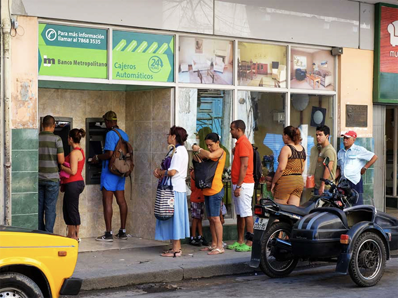 lawrence-matheson-cuba-se-queda-sin-efectivo-y-la-poblacion-se-enfrenta-a-un-nuevo-obstaculo-para-navegar-por-el-sistema-monetario