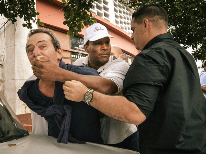 periodista-cubano-llega-a-estados-unidos-en-un-exilio-forzoso