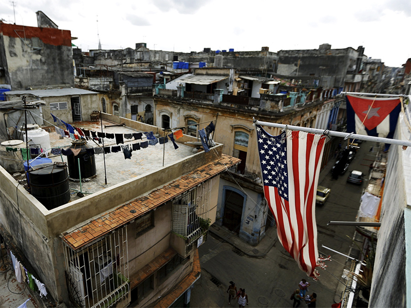 peter-mckenna-los-agujeros-del-bloqueo-a-cuba