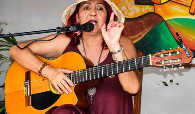 edelys-loyola-40-anos-cantando-para-los-ninos-cubanos