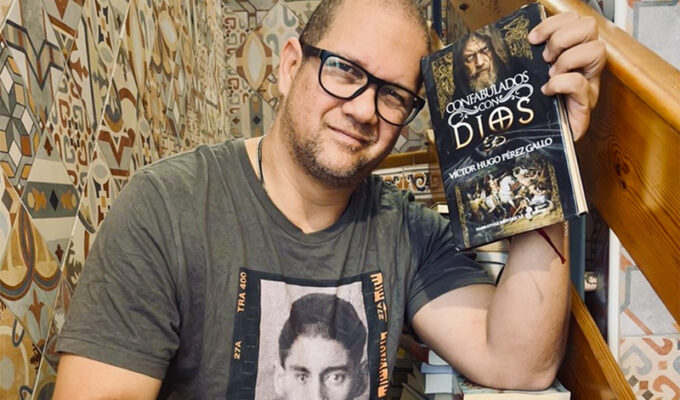 confabulados-con-dios-un-universo-donde-lo-sobrenatural-y-lo-mundano-se-entrelazan