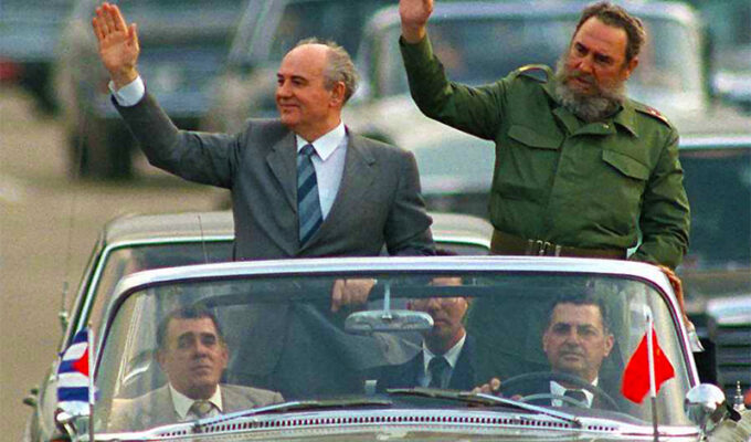 no-hay-alternativa-a-la-creacion-libre-autentica-y-comprometida-con-el-pueblo-y-la-revolucion