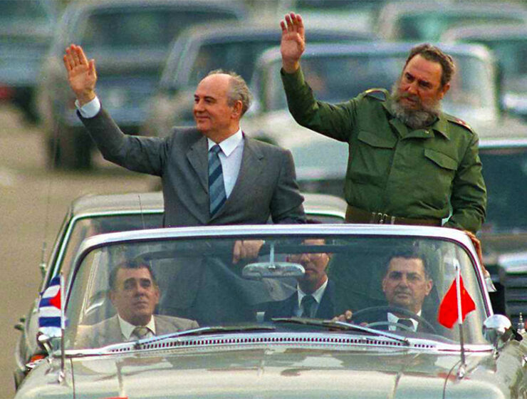 no-hay-alternativa-a-la-creacion-libre-autentica-y-comprometida-con-el-pueblo-y-la-revolucion