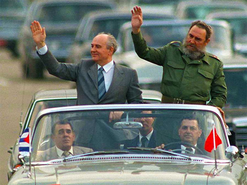 no-hay-alternativa-a-la-creacion-libre-autentica-y-comprometida-con-el-pueblo-y-la-revolucion