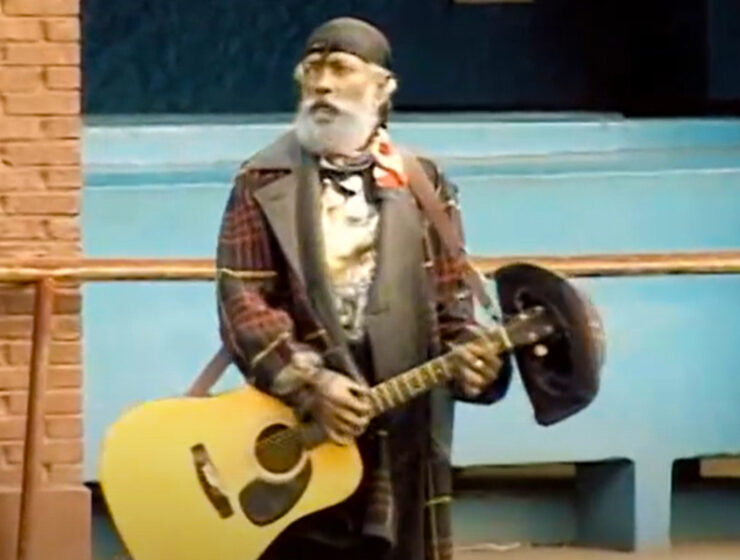Un negro loco cowboy pirata filósofo de cantinas.