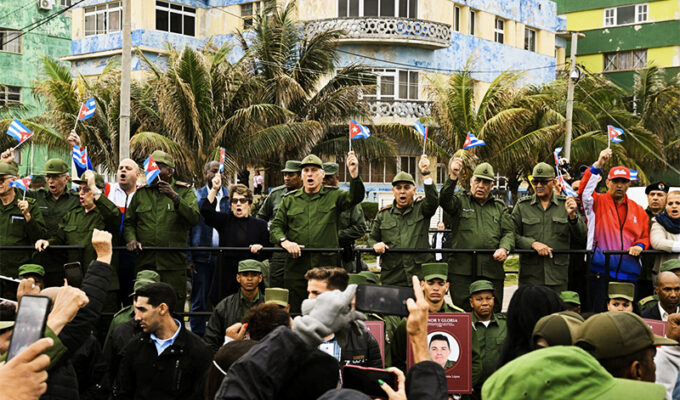 el-cambio-de-regimen-en-cuba-atrae-a-trump-pero-entrana-riesgos