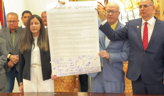 de-las-alianzas-a-las-coaliciones-hacia-una-transicion-real-y-efectiva-en-cuba