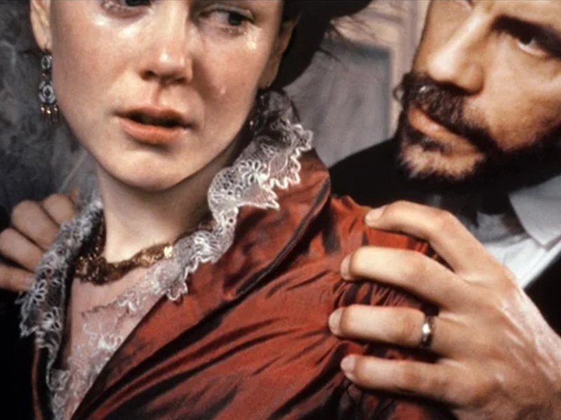 el-gotico-en-retrato-de-una-dama-forma-seduccion-y-mal