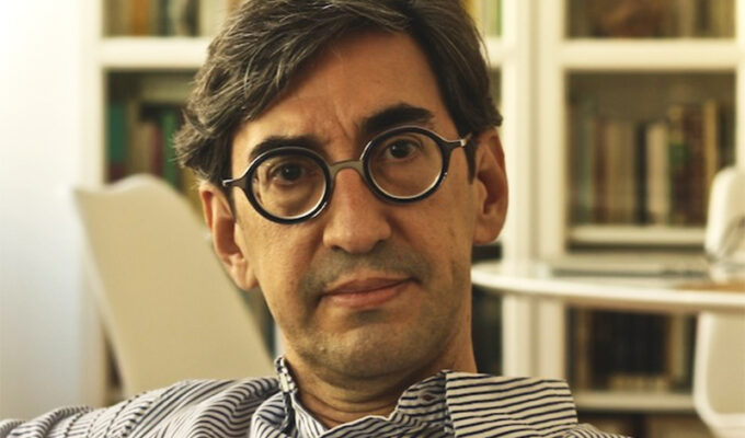ernesto-hernandez-busto-hacer-una-biografia-implica-entender-ese-asombro-que-somos