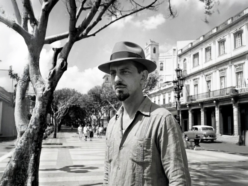 desfila-la-habana-novela-casi-negra
