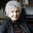 alice-munro-la-aclamada-escritora-de-relatos-cortos-y-premio-nobel-fallece-a-los-92-anos